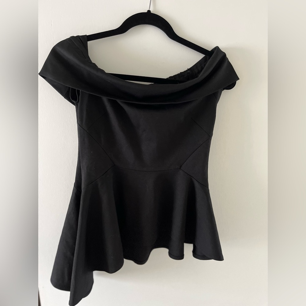 Stunning LuLus Blouse M Off the Shoulder Peplum